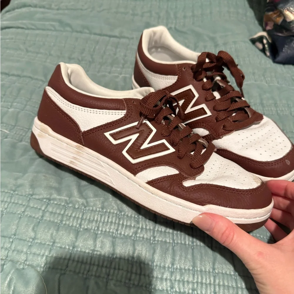 New Balance Women's Sneakers in Brown and White